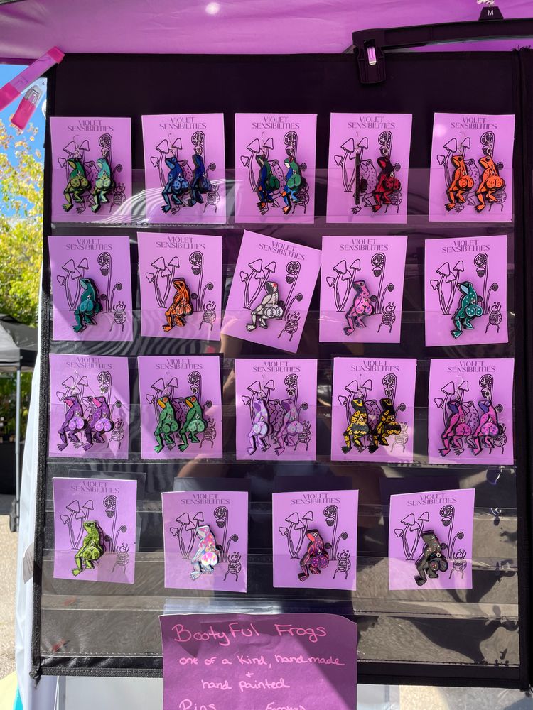 Bootyful Frogs Collection