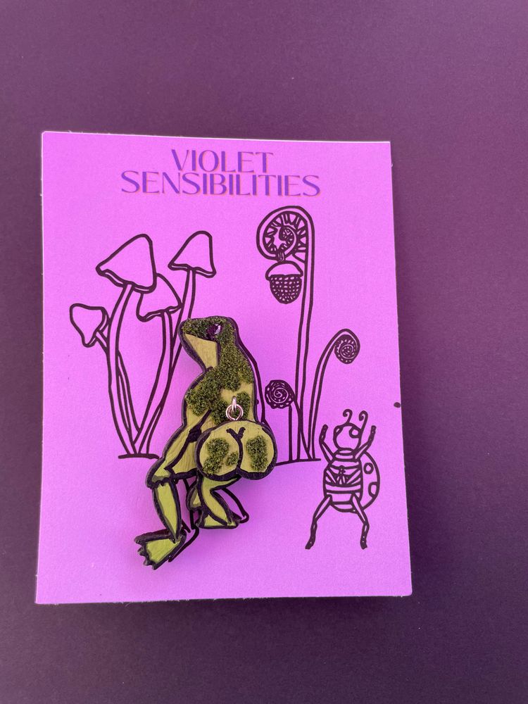Bootyful Frog Mossy Flocked Pin